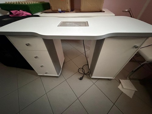 Tavolo per manicure